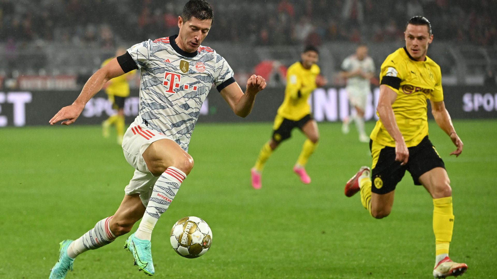 ROBERT LEWANDOWSKI BAYERN MÜNCHEN NICO SCHULZ BORUSSIA DORTMUND SUPERCUP 17082021