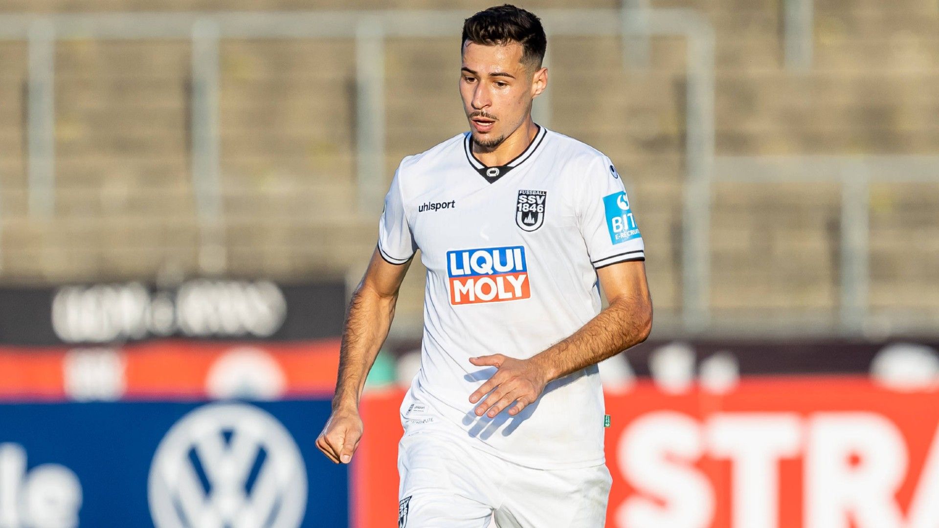 27 Lukas Mazagg (SSV Ulm 1846 Fußball) 