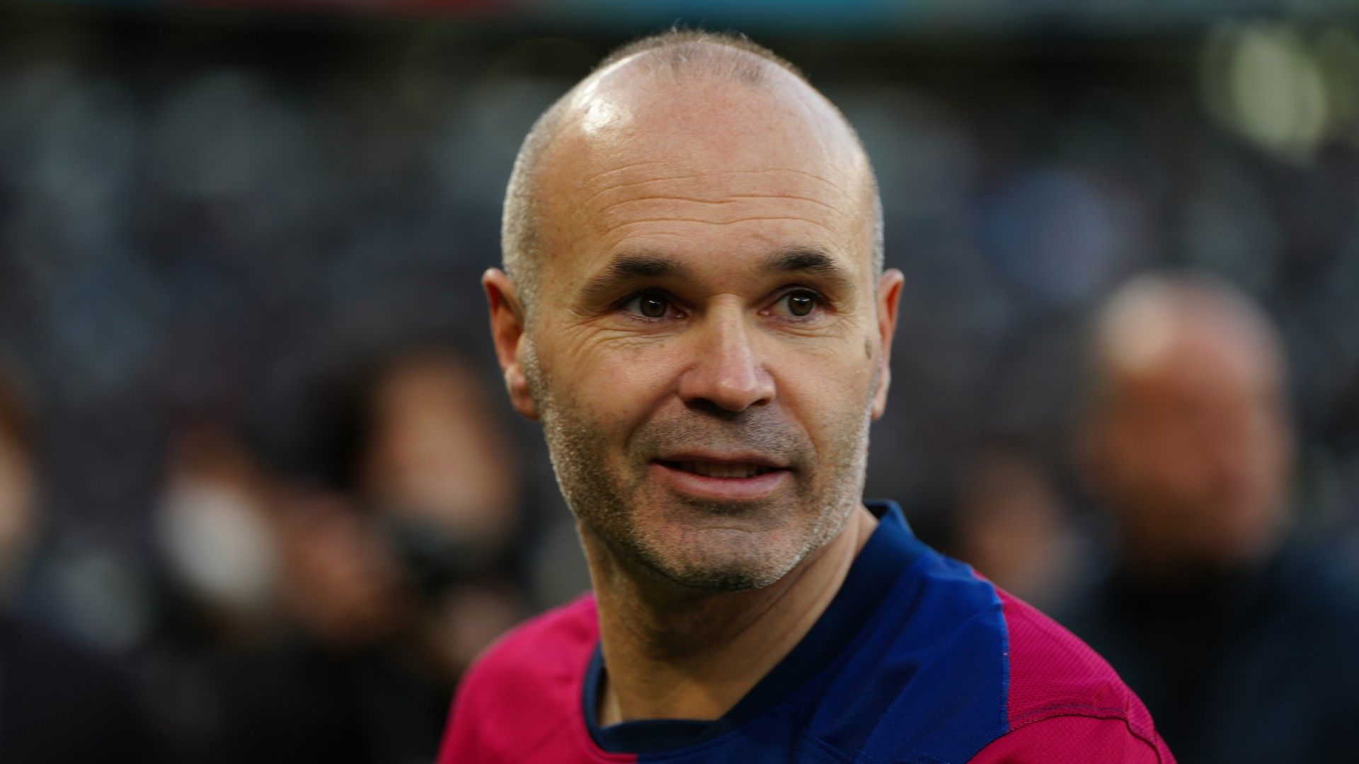 20241215-el clasico in tokyo-after match-ceremony-iniesta