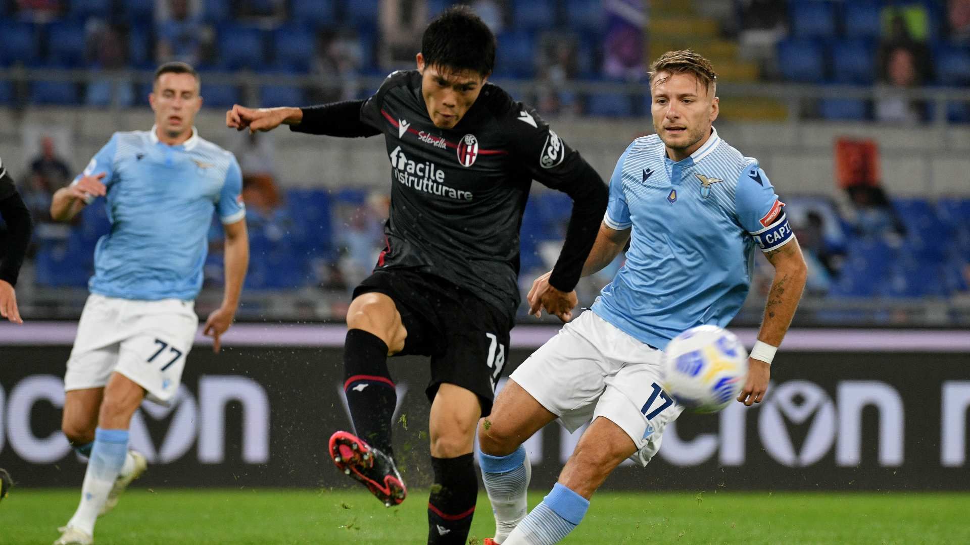 2020-10-30-bologna-takehiro-tomiyasu