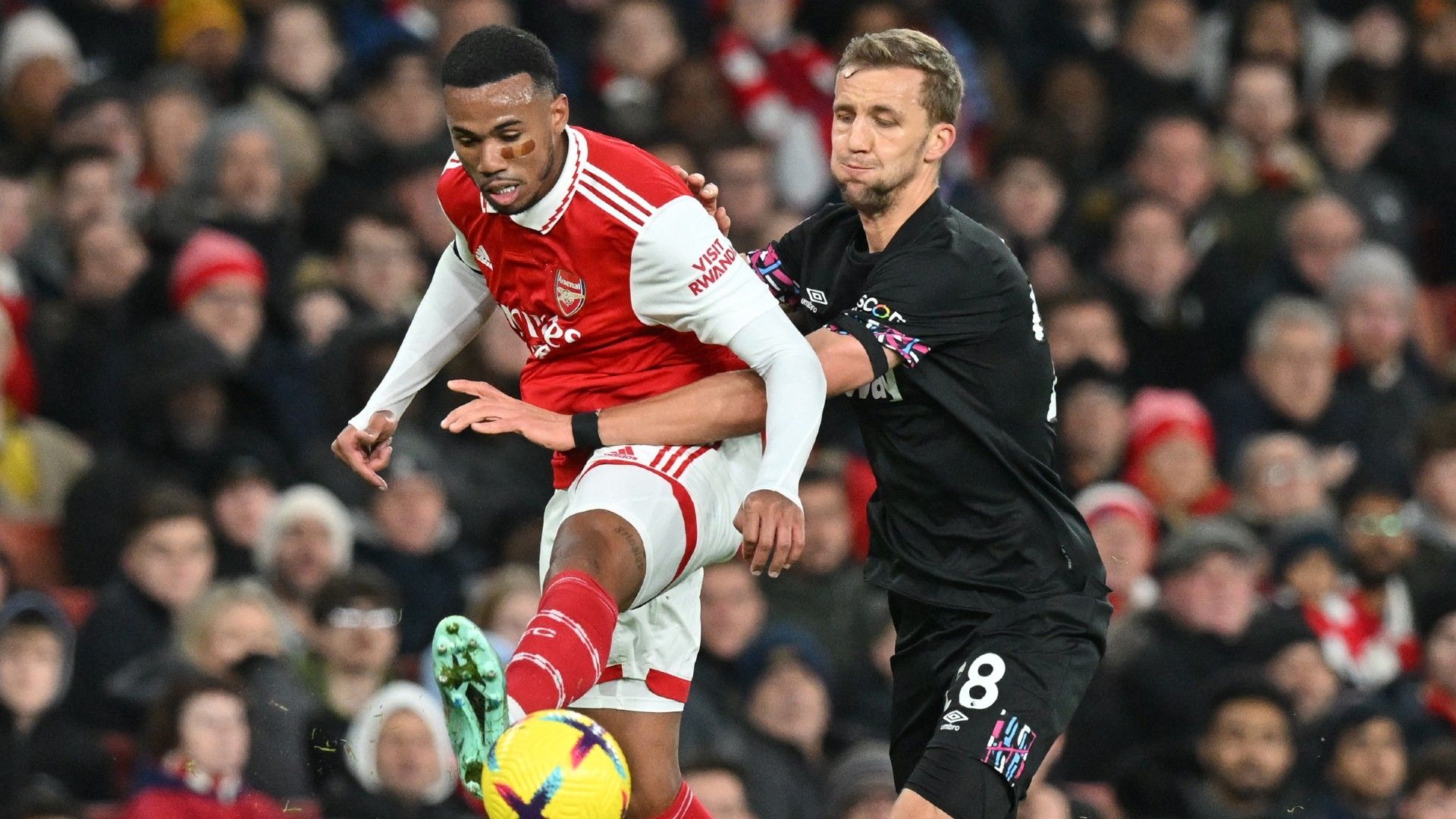 Gabriel Magalhaes Arsenal 2022-23