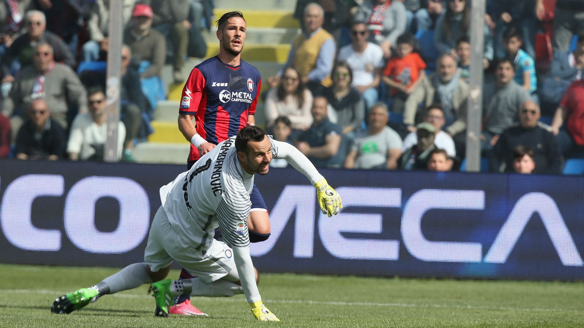 Falcinelli Handanovic Crotone Inter Serie A 2017/04/09