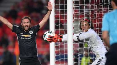 2017-10-19 Mile Svilar Benfica manchester united