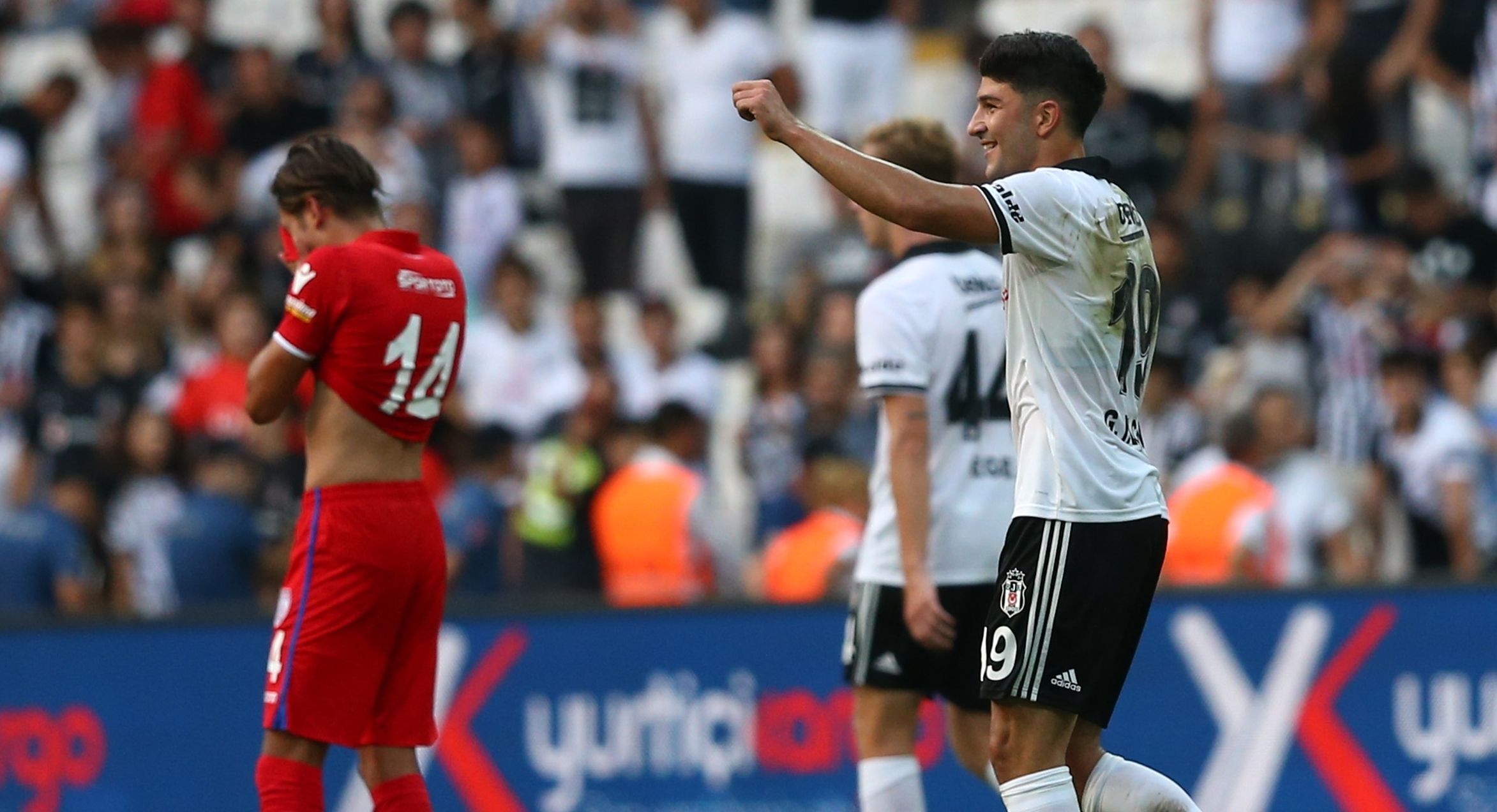 Guven Yalcin Besiktas Altinordu Goal Celebration