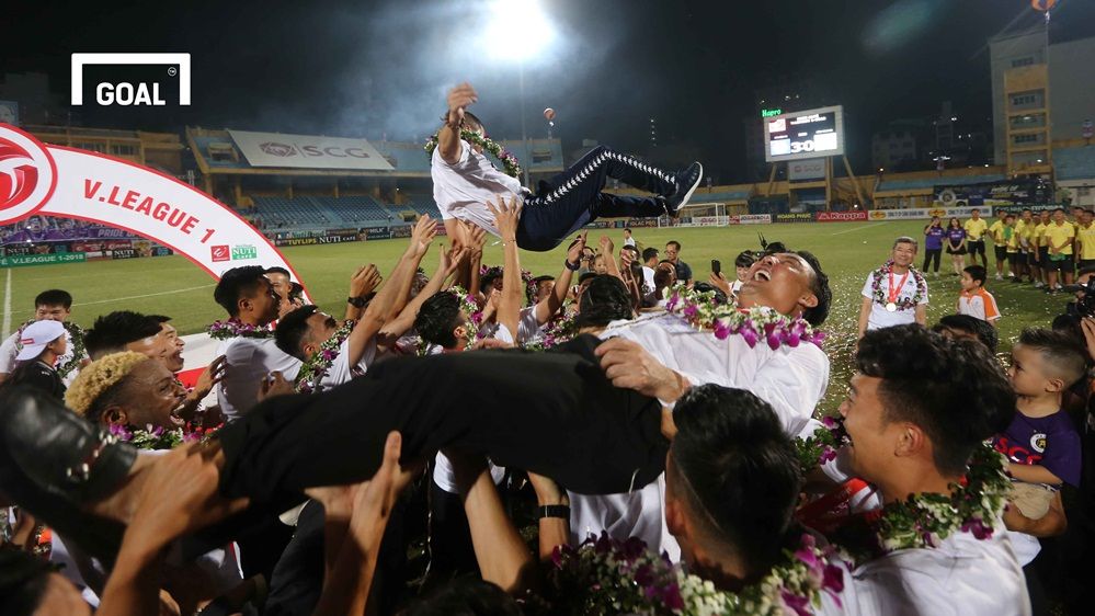 Hà Nội FC nhận cúp vô địch V.League 2018 2/10