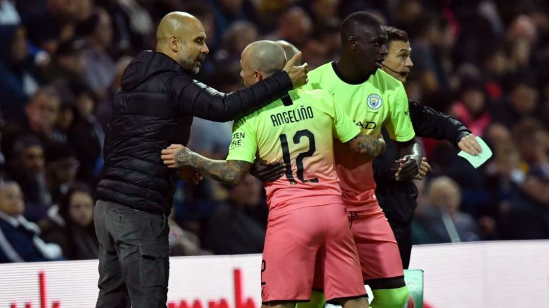 Angelino Guardiola Manchester City 2019