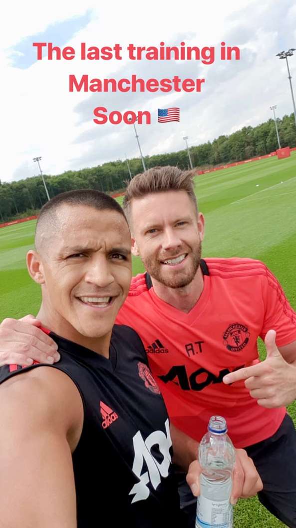 Alexis Sanchez Manchester United end to visa issue