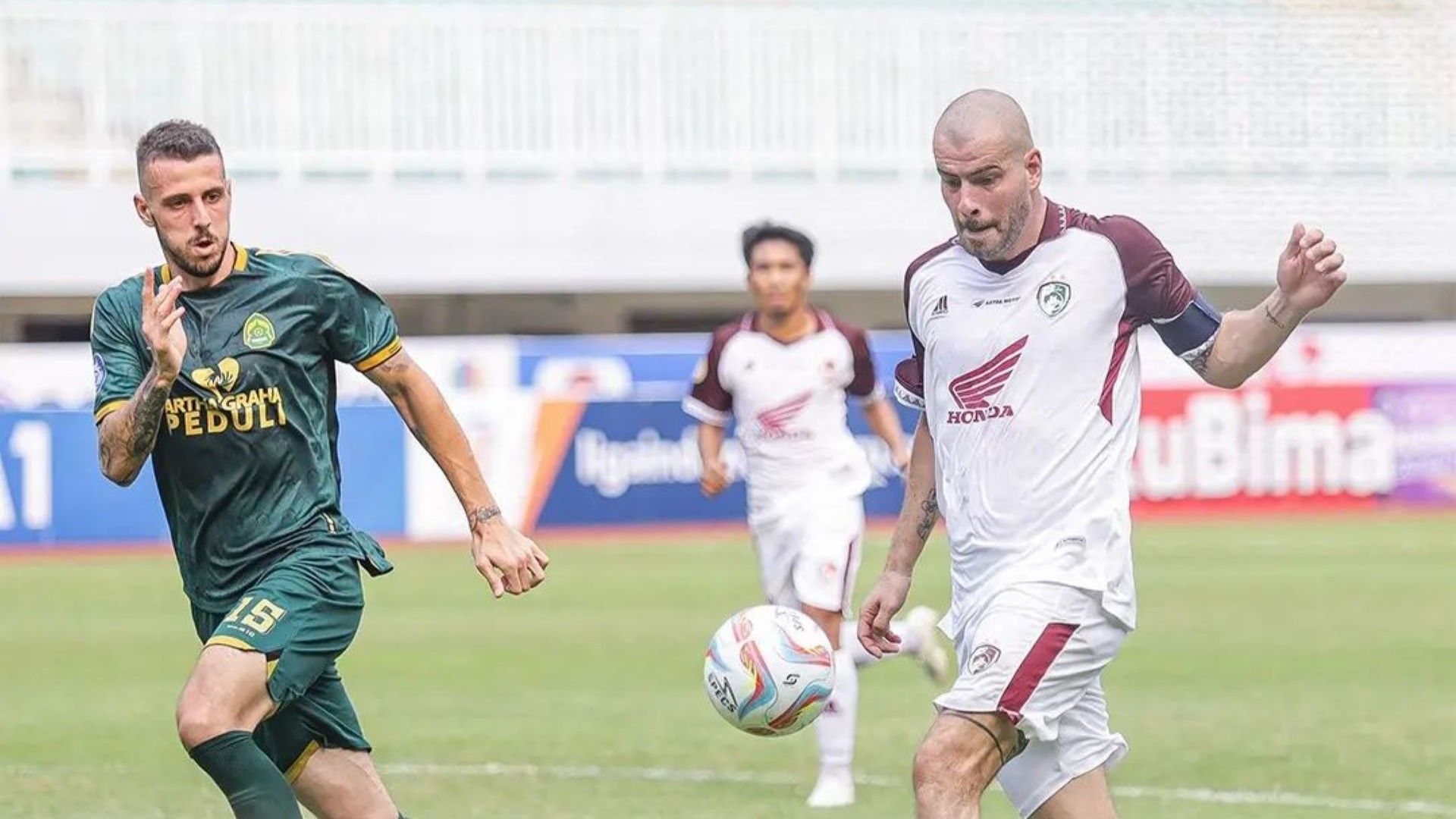 Nikola Kovacevic & Wiljan Pluim - Persikabo 1973 vs PSM Makassar