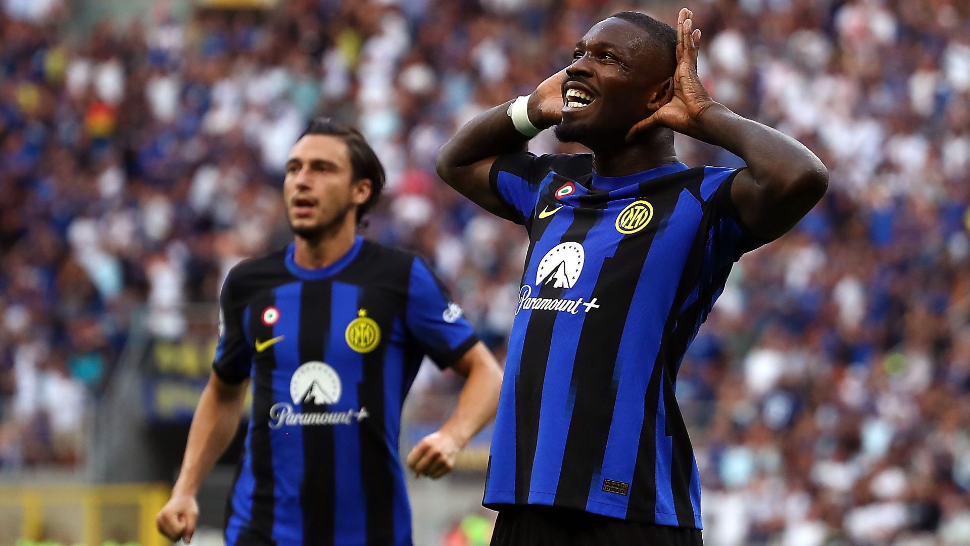 Thuram Inter celebrating Serie A