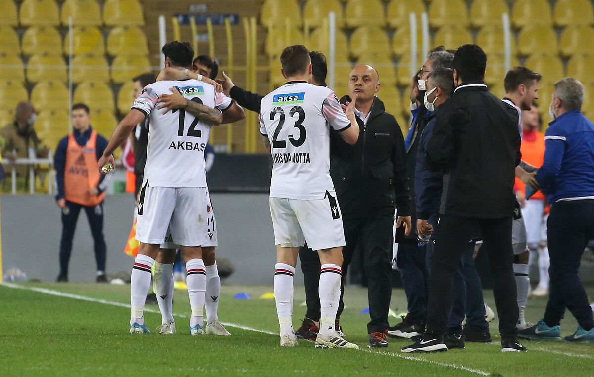 Ozcan Bizati Genclerbirligi Coach vs. Fenerbahce 03/14/21