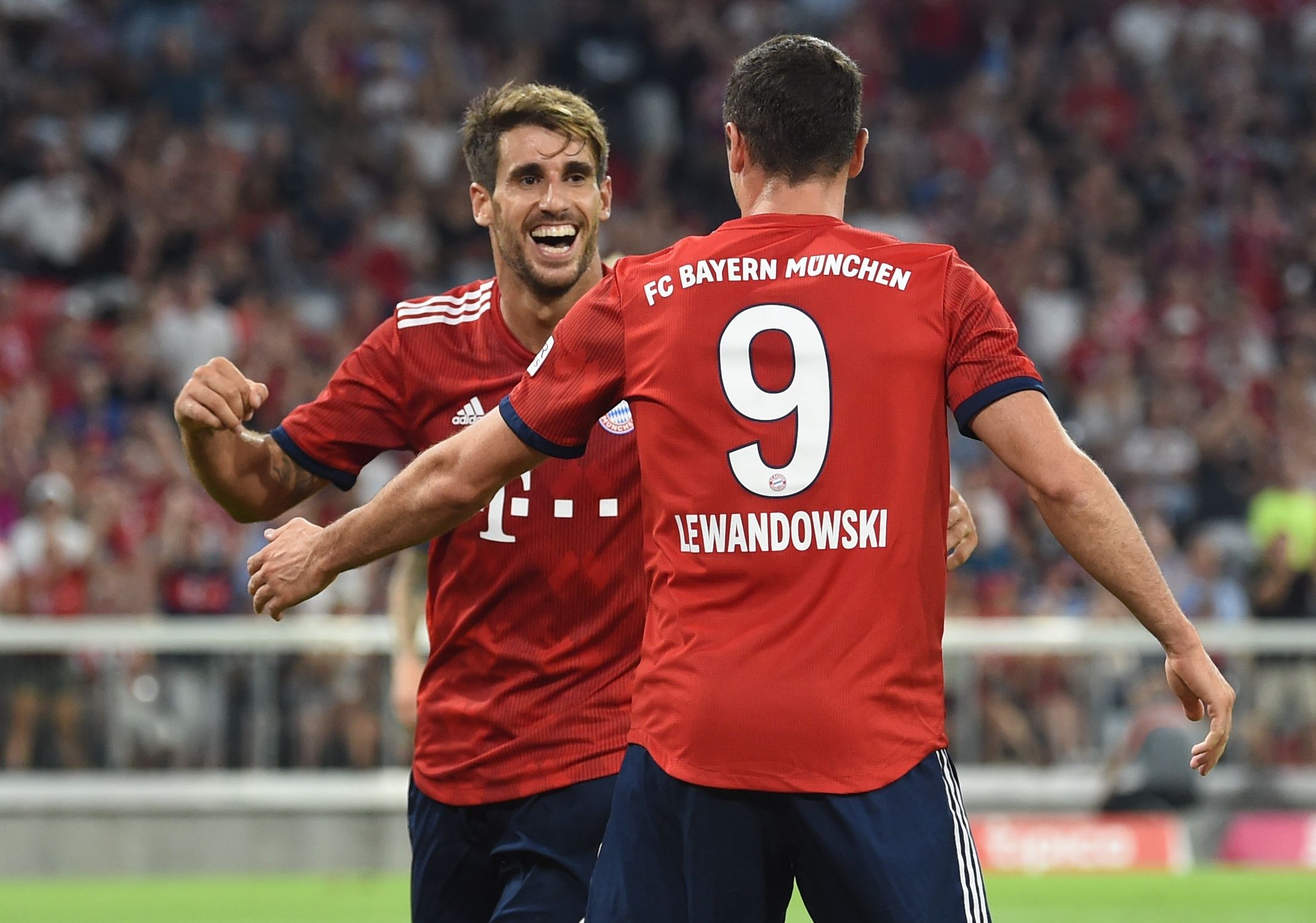 bayern münchen javi martinez robert lewandowski