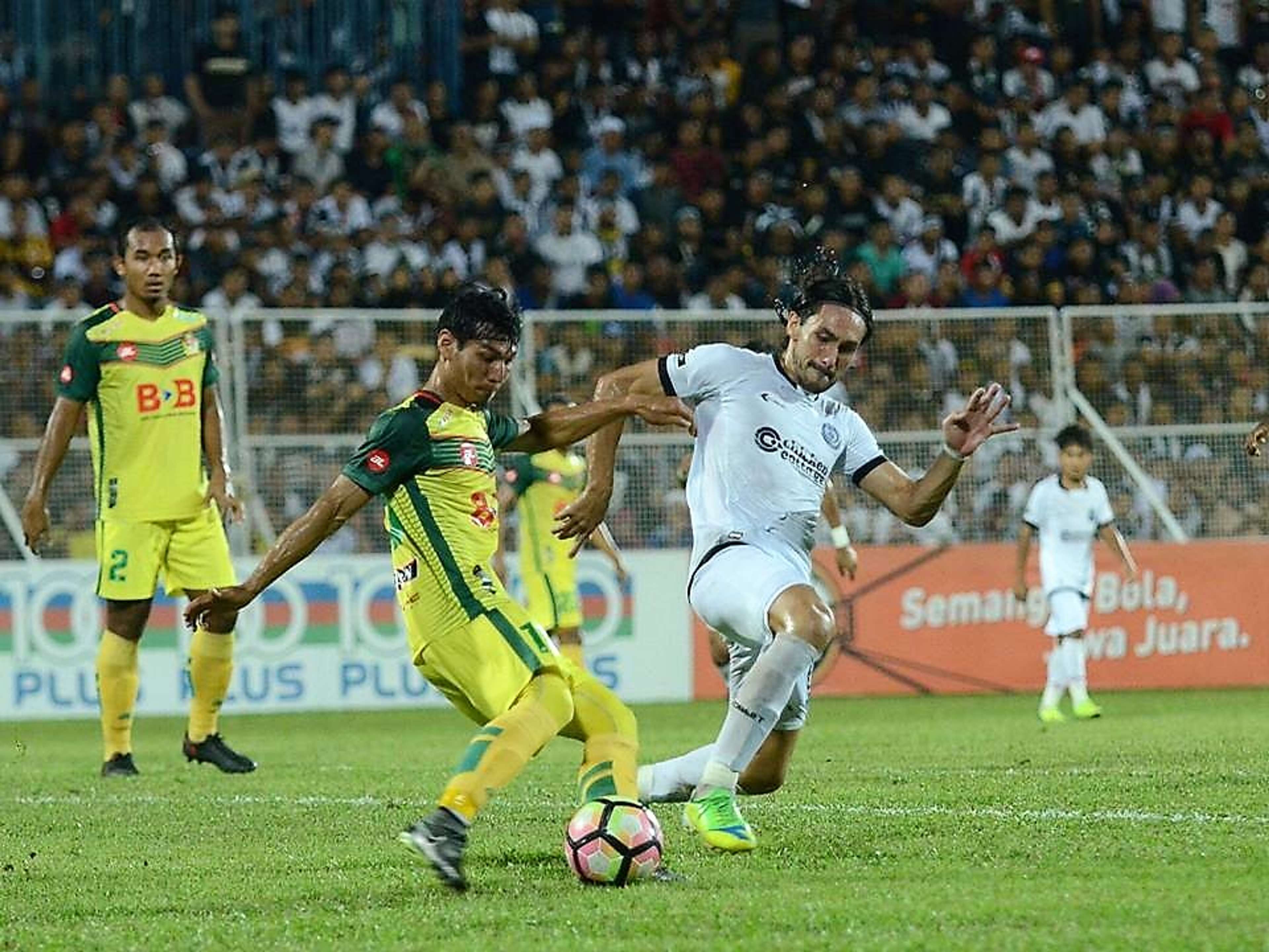 Rizal Ghazali Kedah Issey Nakajima-Farran Terengganu Malaysia FA Cup 13052017