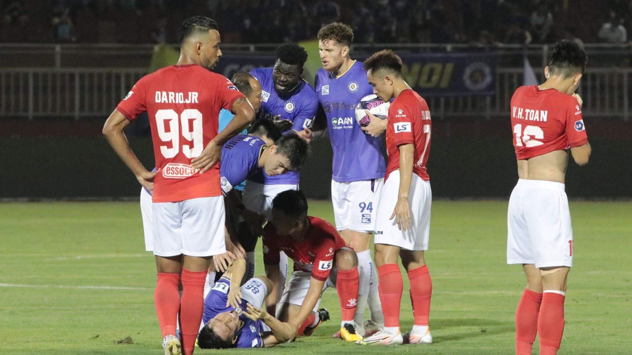 Ngo Hoang Thinh Do Hung Dung Ho Chi Minh Ha Noi V.League 2021