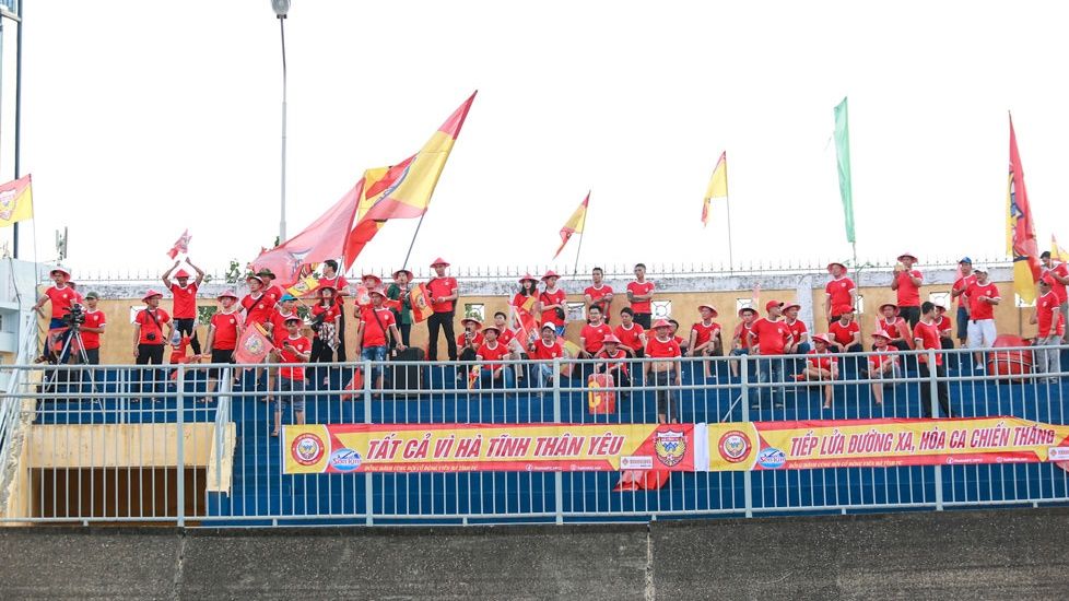 Hong Linh Ha Tinh Supporter First Division 2019