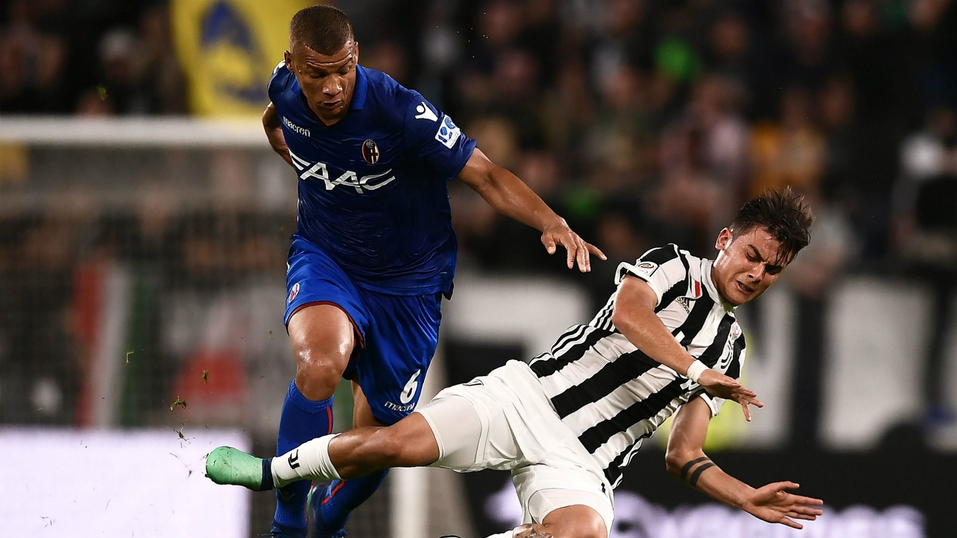 Sebastien De Maio Paulo Dybala Juventus Bologna Serie A