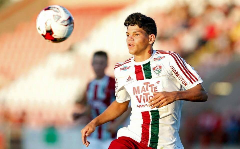 Ayrton Fluminense 04/10/2016