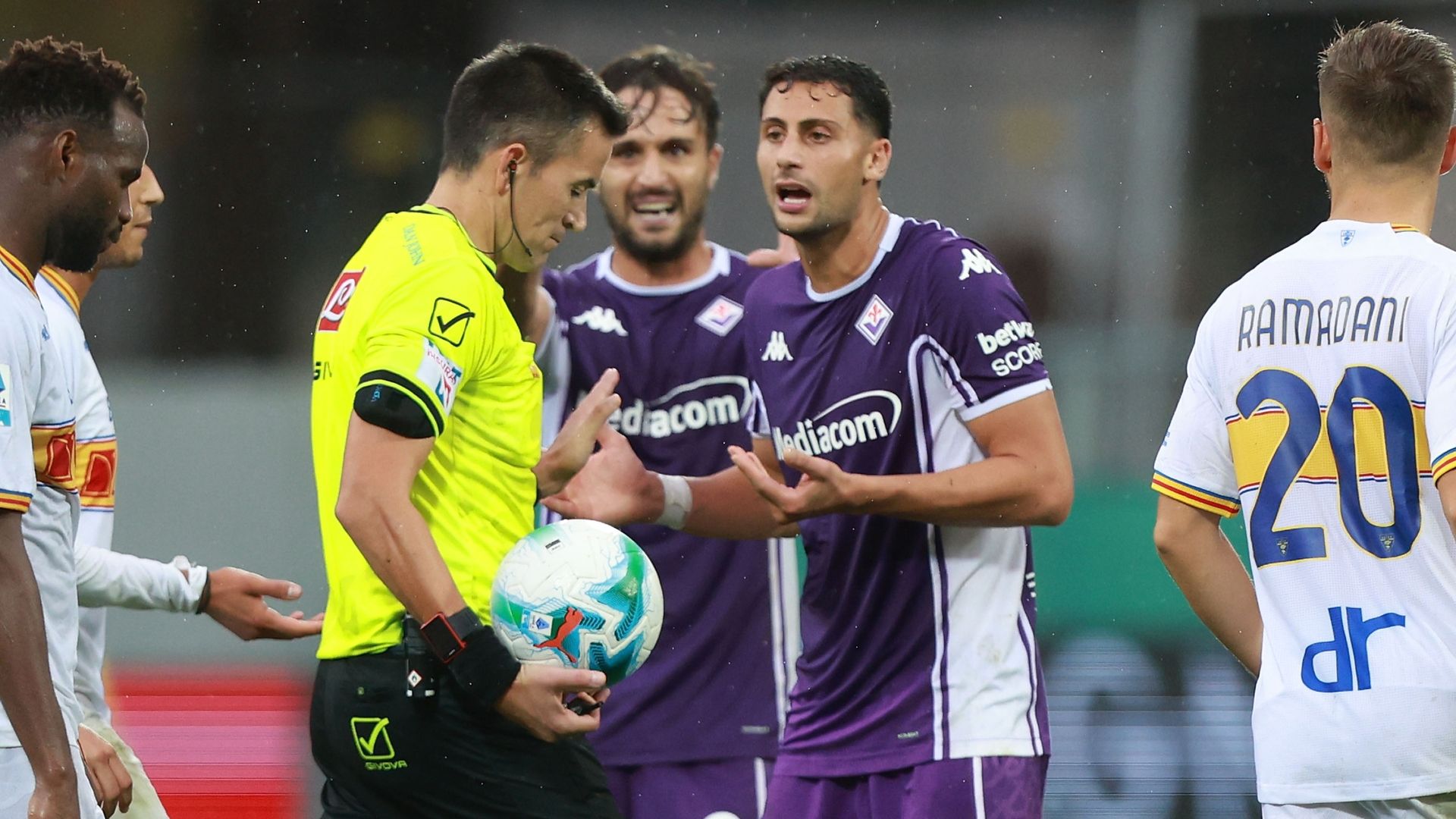 Luca Ranieri Rolando Mandragora Fiorentina Lecce