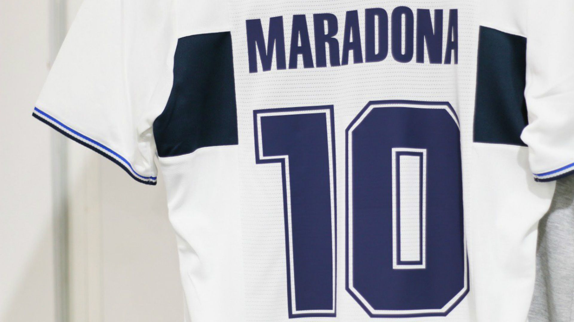camiseta Gimnasia Maradona 10 2019