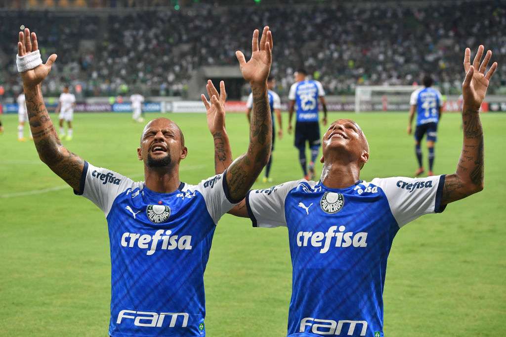 Felipe Melo e Deyverson comemoram gol do Palmeiras