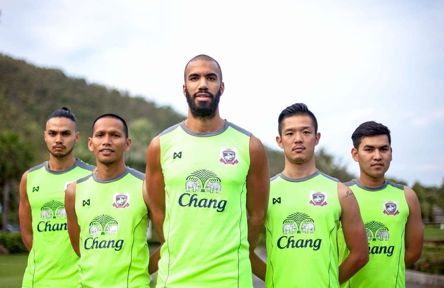 นฤพน พุฒซ้อน, ศุภเสกข์ ไก่แก้ว, ทาคาฟุมิ อากะโฮชิ, ทศวี ดีประเสริฐ และ ซิลฟาโน กอมฟาลิอุส