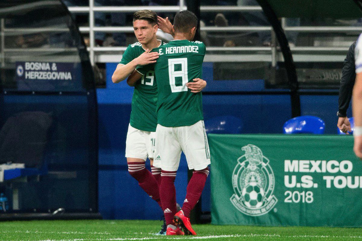 Jonathan González Debut