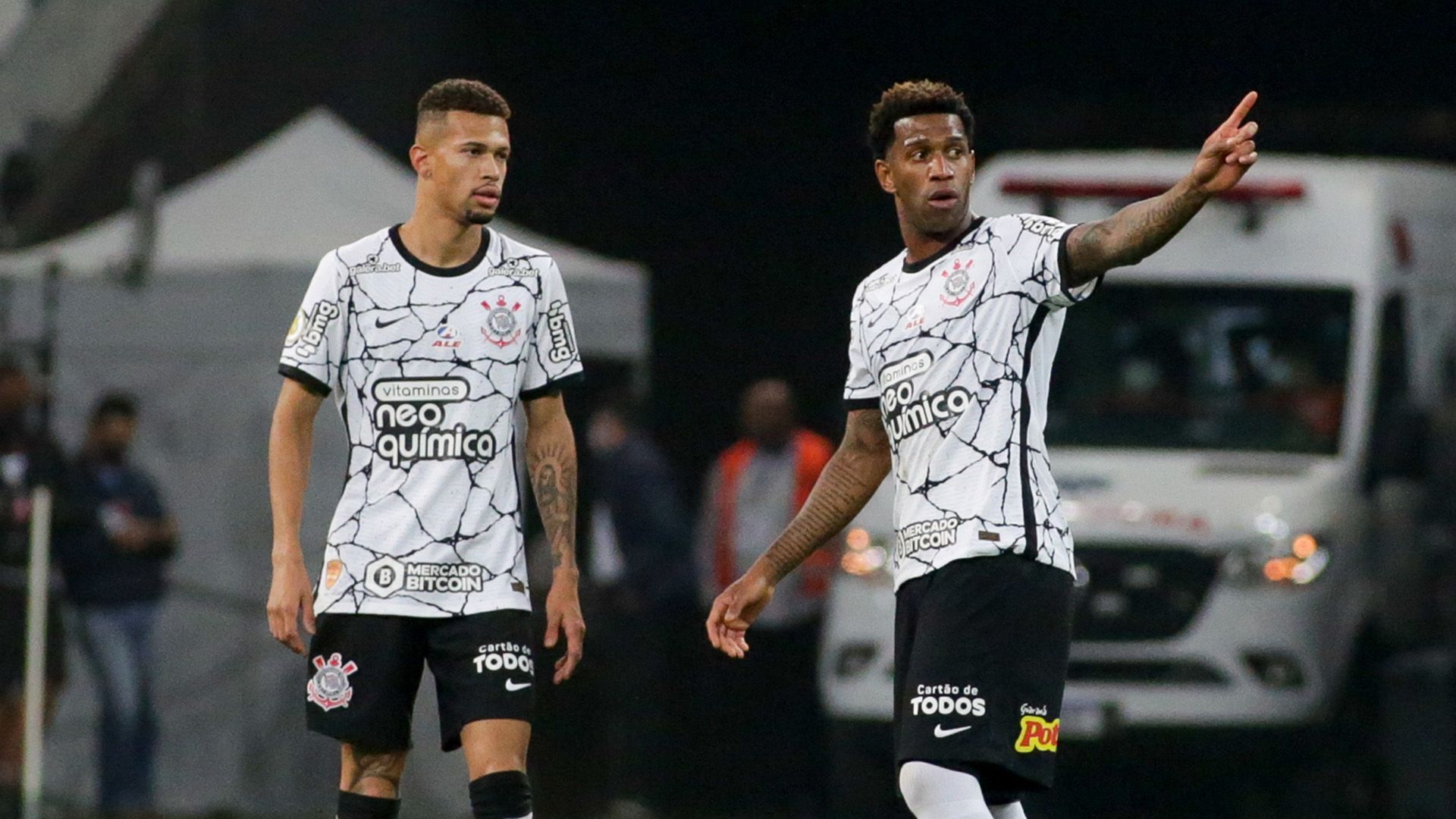 João Victor e Gil, zagueiros do Corinthians, 2021