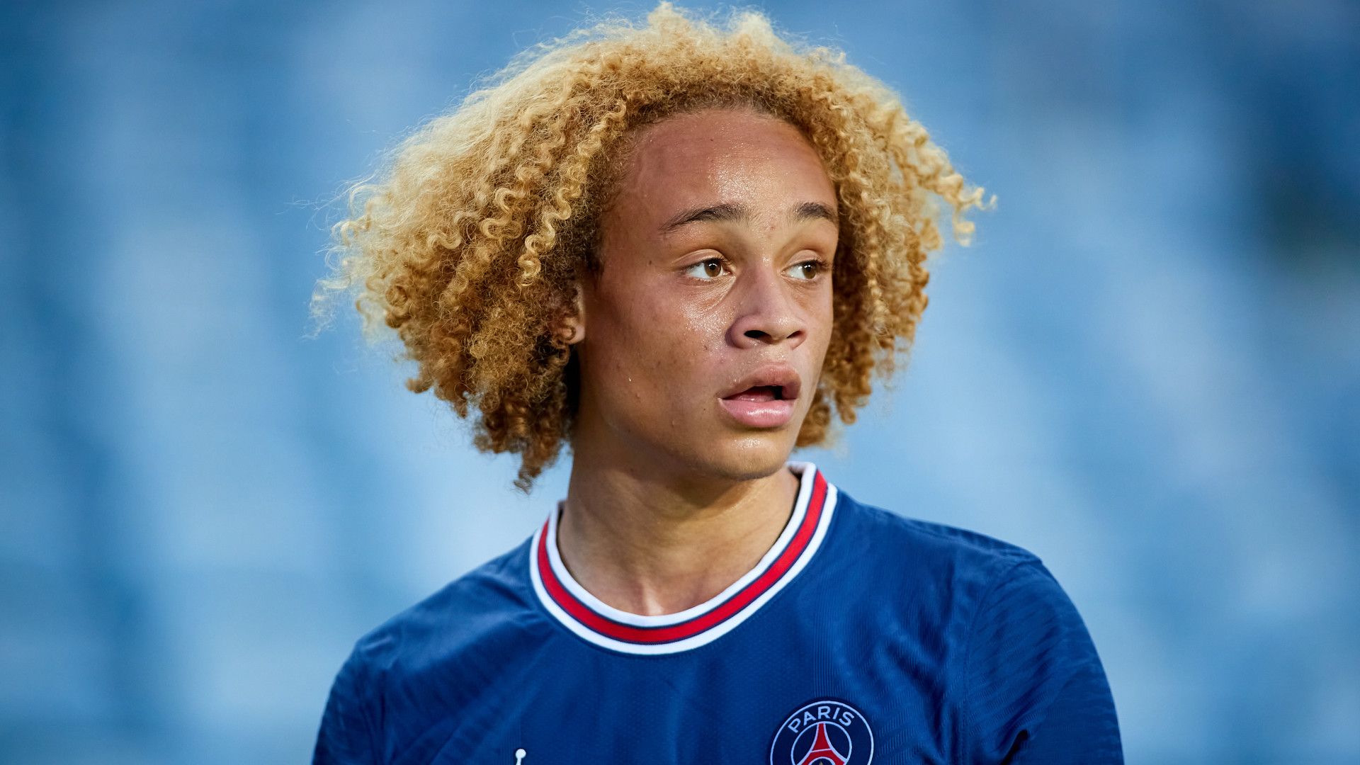 XAVI SIMONS PSG 