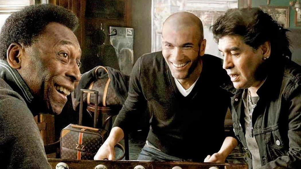 Pelé, Zidane, Maradona (vídeo aplausos)