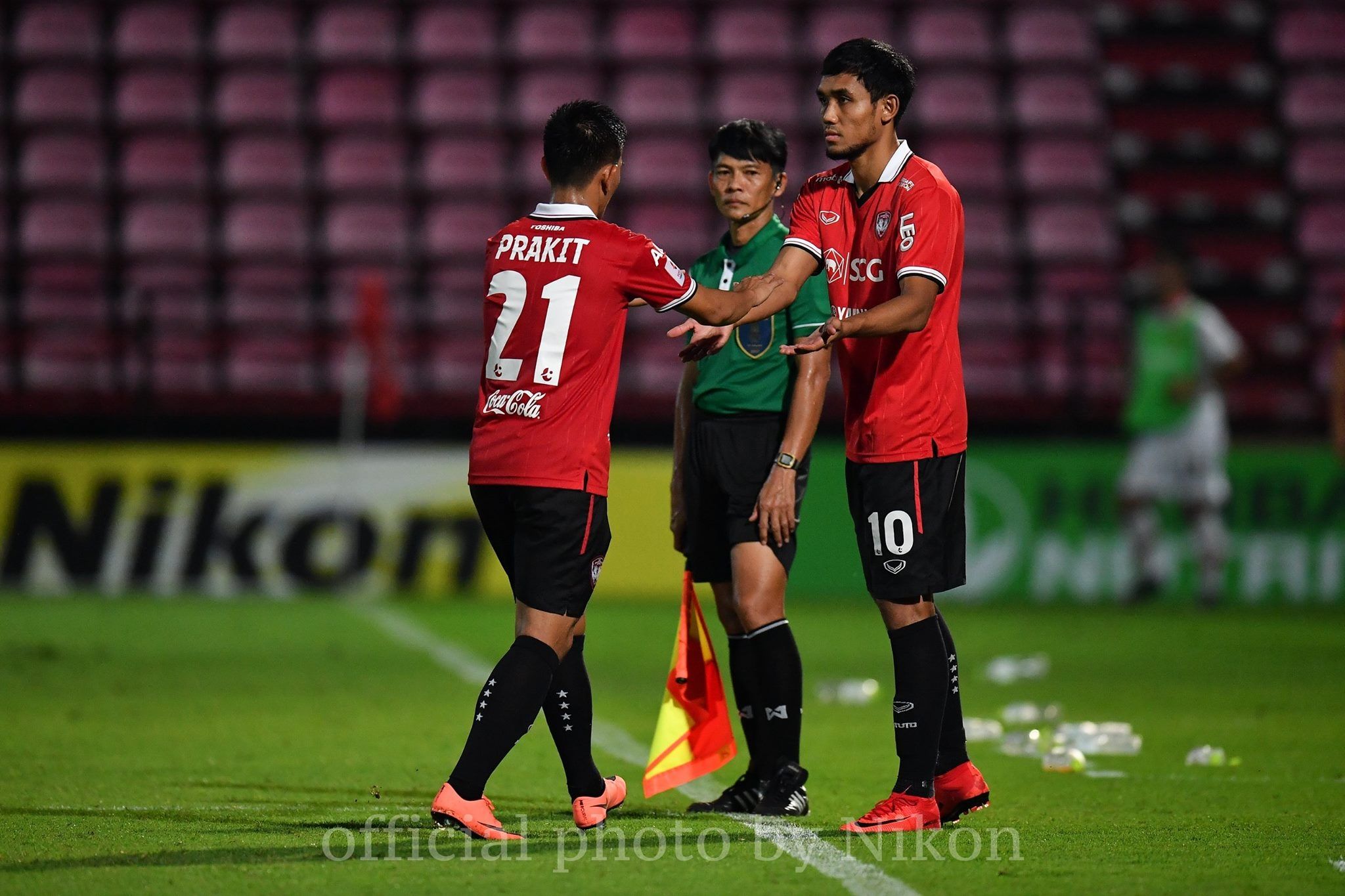 ประกิต ดีพร้อม - ธีรศิลป์ แดงดา