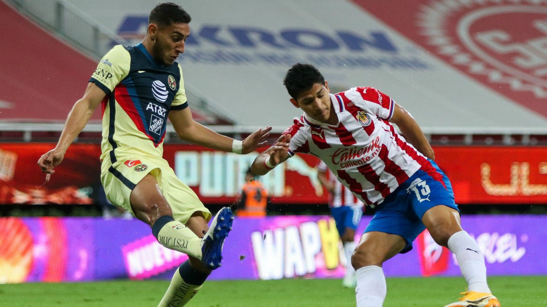 Angel Zaldívar Sebastián Cáceres Chivas vs América