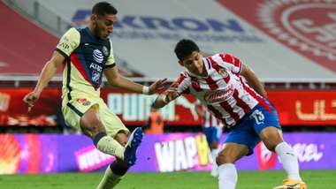 Angel Zaldívar Sebastián Cáceres Chivas vs América