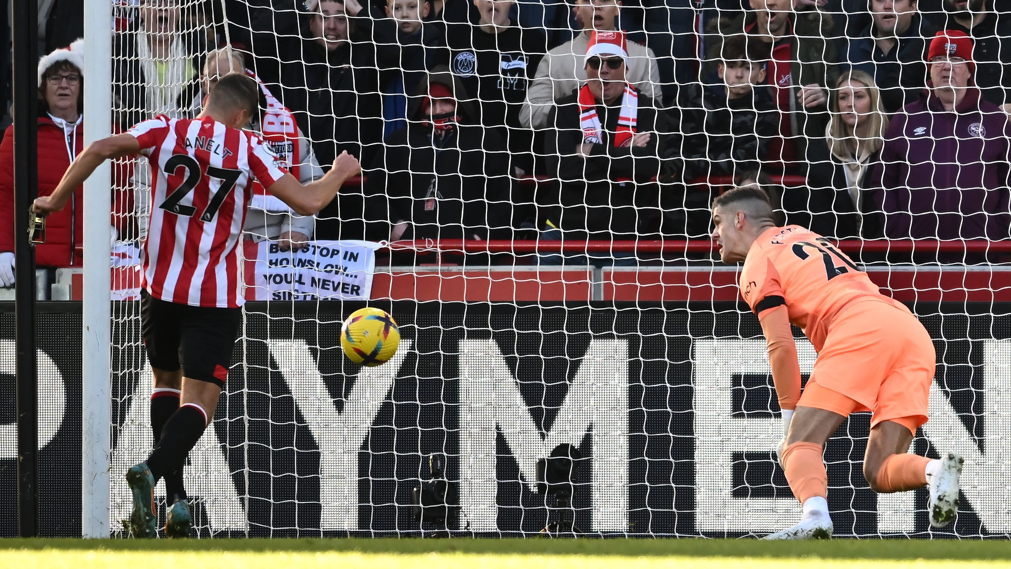 Vitaly Janelt Fraser Forster Brentford Tottenham 2022-23
