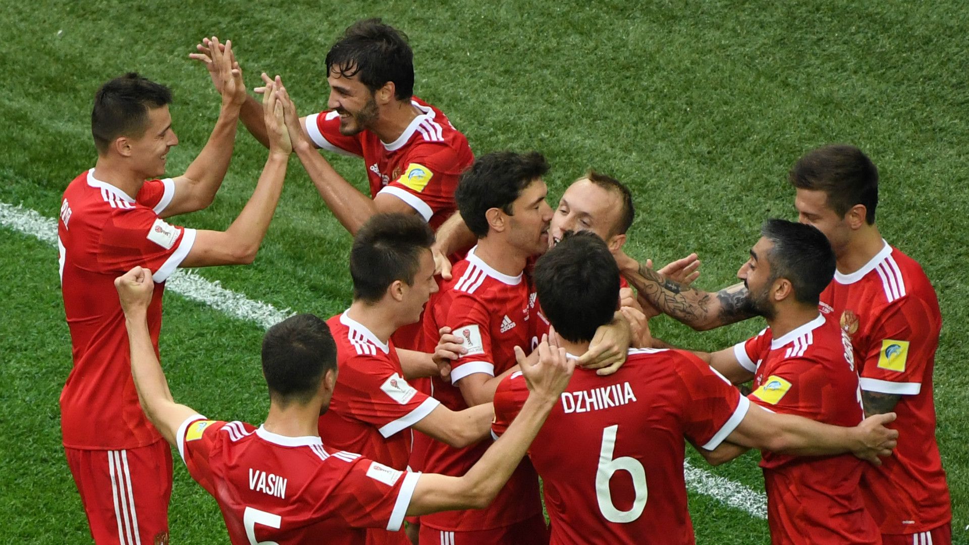 Russia celebrates vs New Zealand Confederations Cup