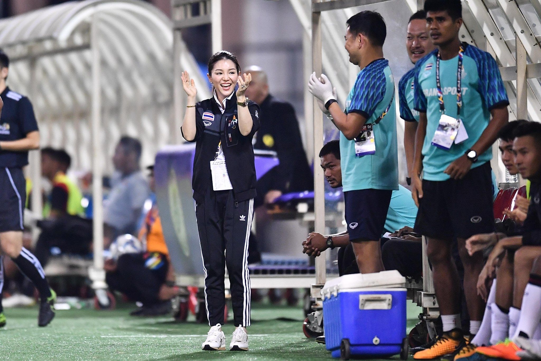 วทันยา วงษ์โอภาสี