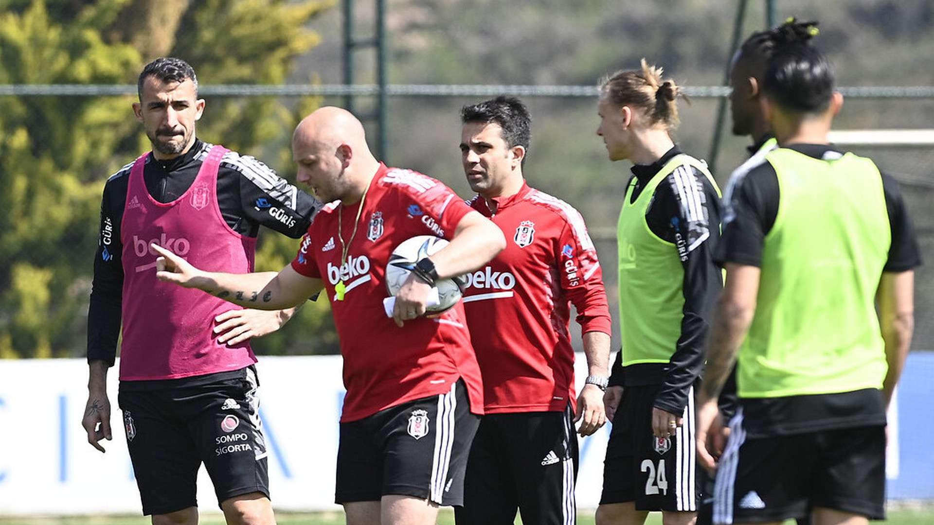 Adam Murray Besiktas 2022