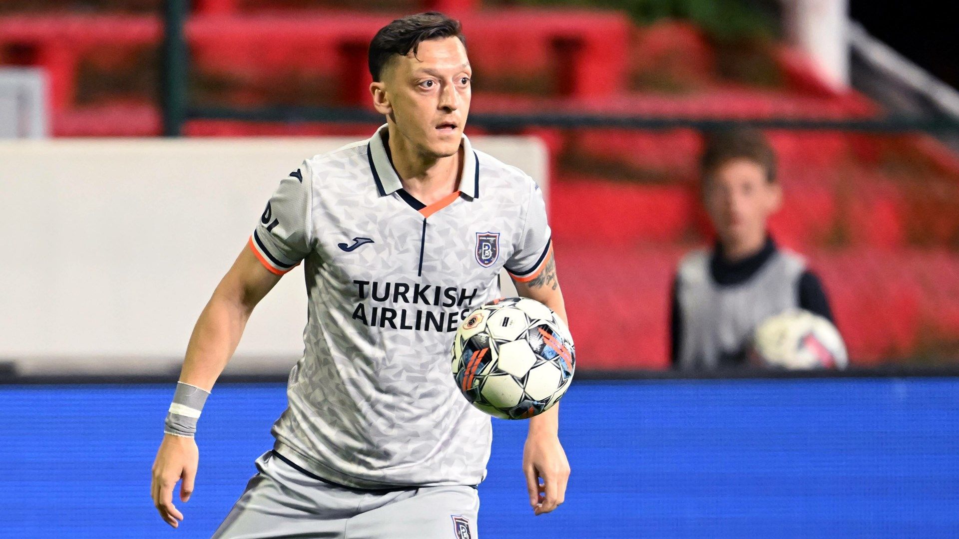 GER ONLY Mesut Özil Basaksehir