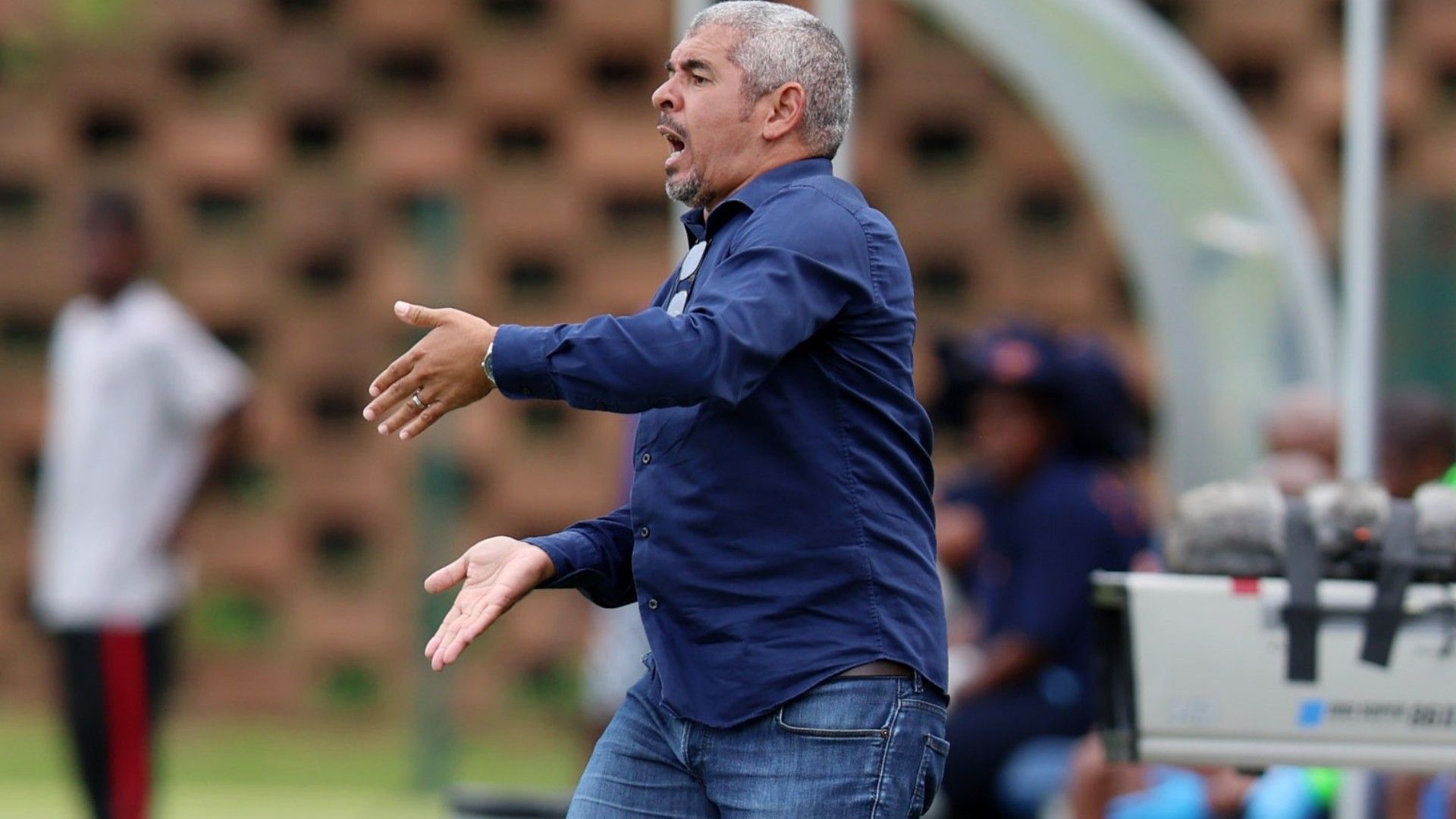 Clinton Larsen, Magesi FC