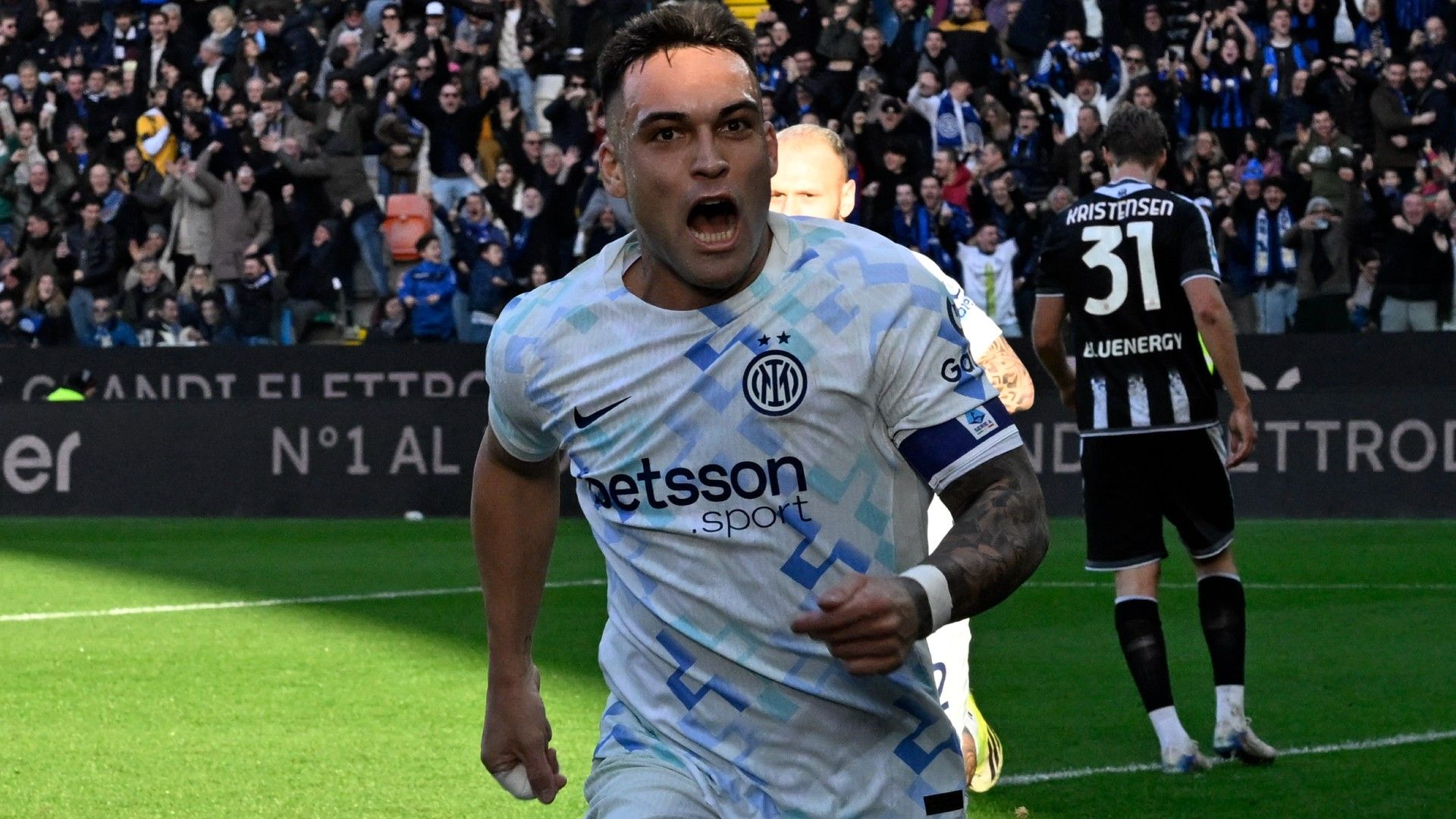 Inter Milan's Argentinian forward #10 Lautaro Martinez celebrates