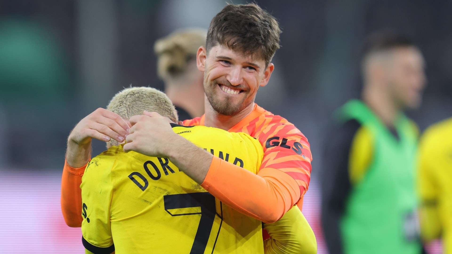 Gio Reyna Gregor Kobel Borussia Dortmund 2023-24