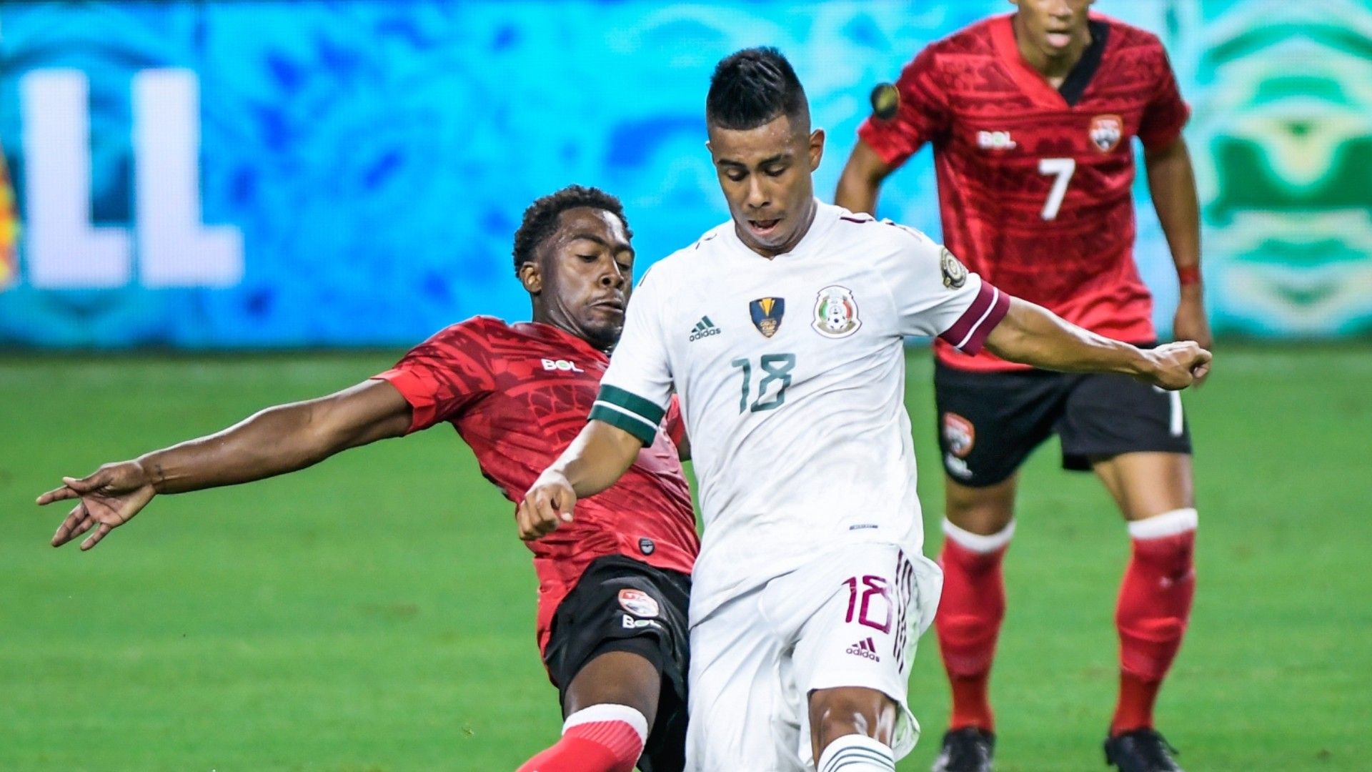 Efraín Álvarez Selección Mexico