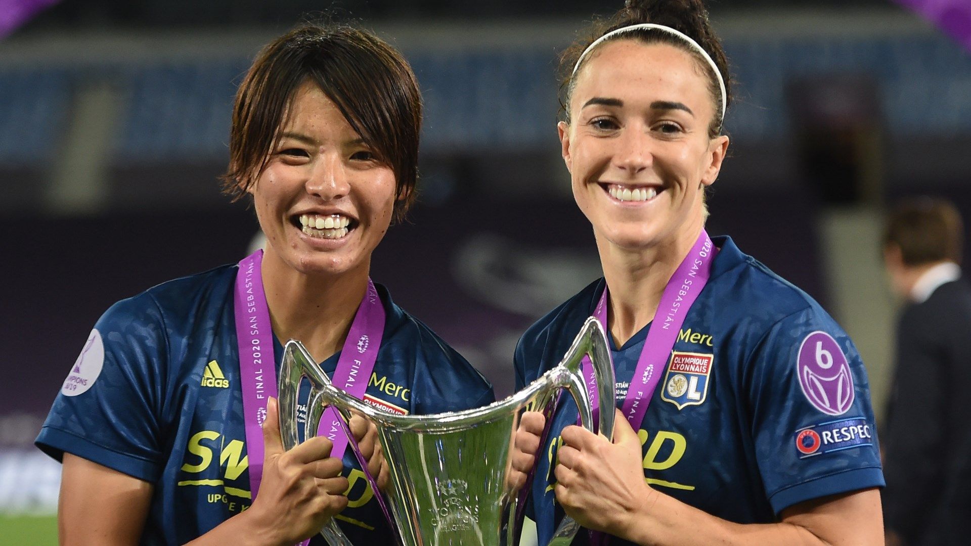 Saki Kumagai Lucy Bronze Lyon UWCL trophy 2019-20
