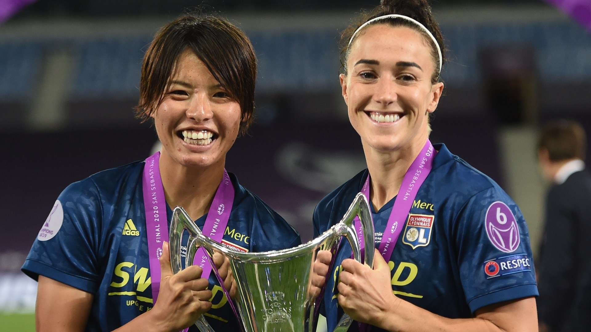Saki Kumagai Lucy Bronze Lyon UWCL trophy 2019-20