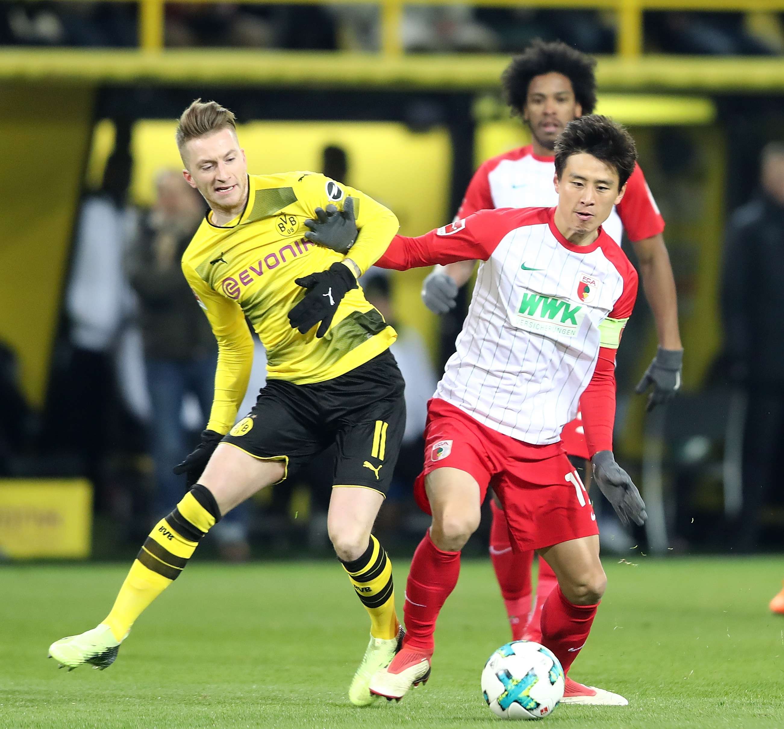 Marco Reus vs Ja-Cheol Koo
