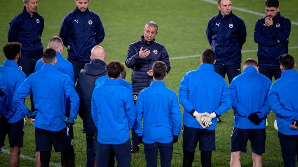 Slavia Prag vs Fenerbahçe training