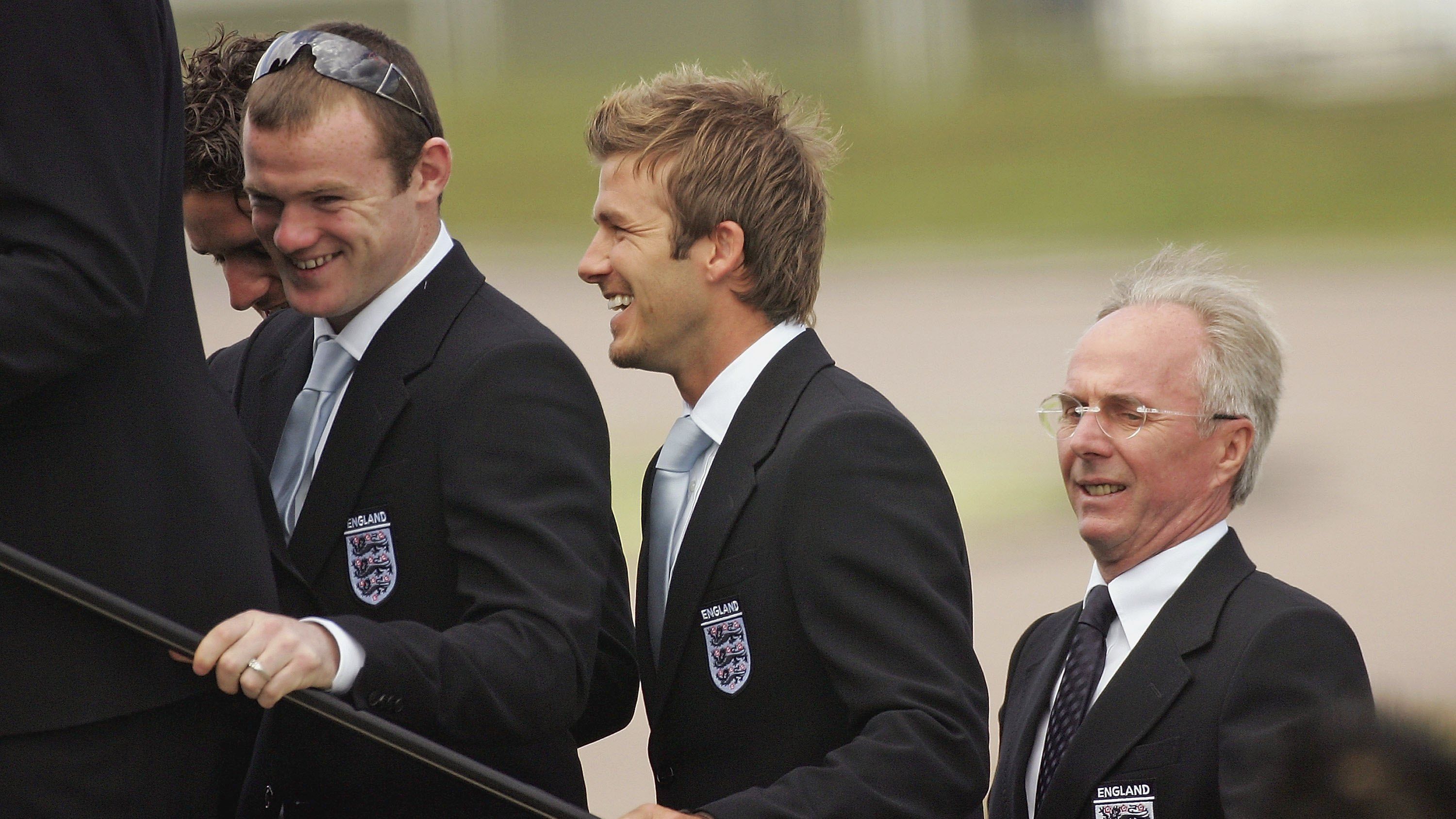 David Beckham (C), coach Sven-Goran Eriksson (R) and Wayne Rooney