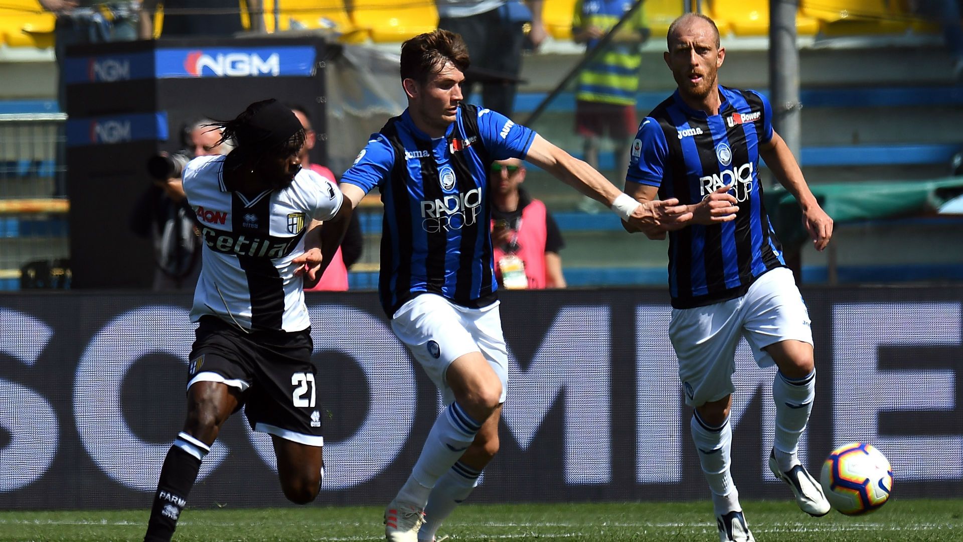 gervinho marten de roon andrea masiello parma atalanta