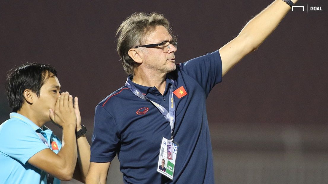 Coach Philippe Troussier U19 Vietnam vs U19 Guam AFC U19 Championship 2019 qualification