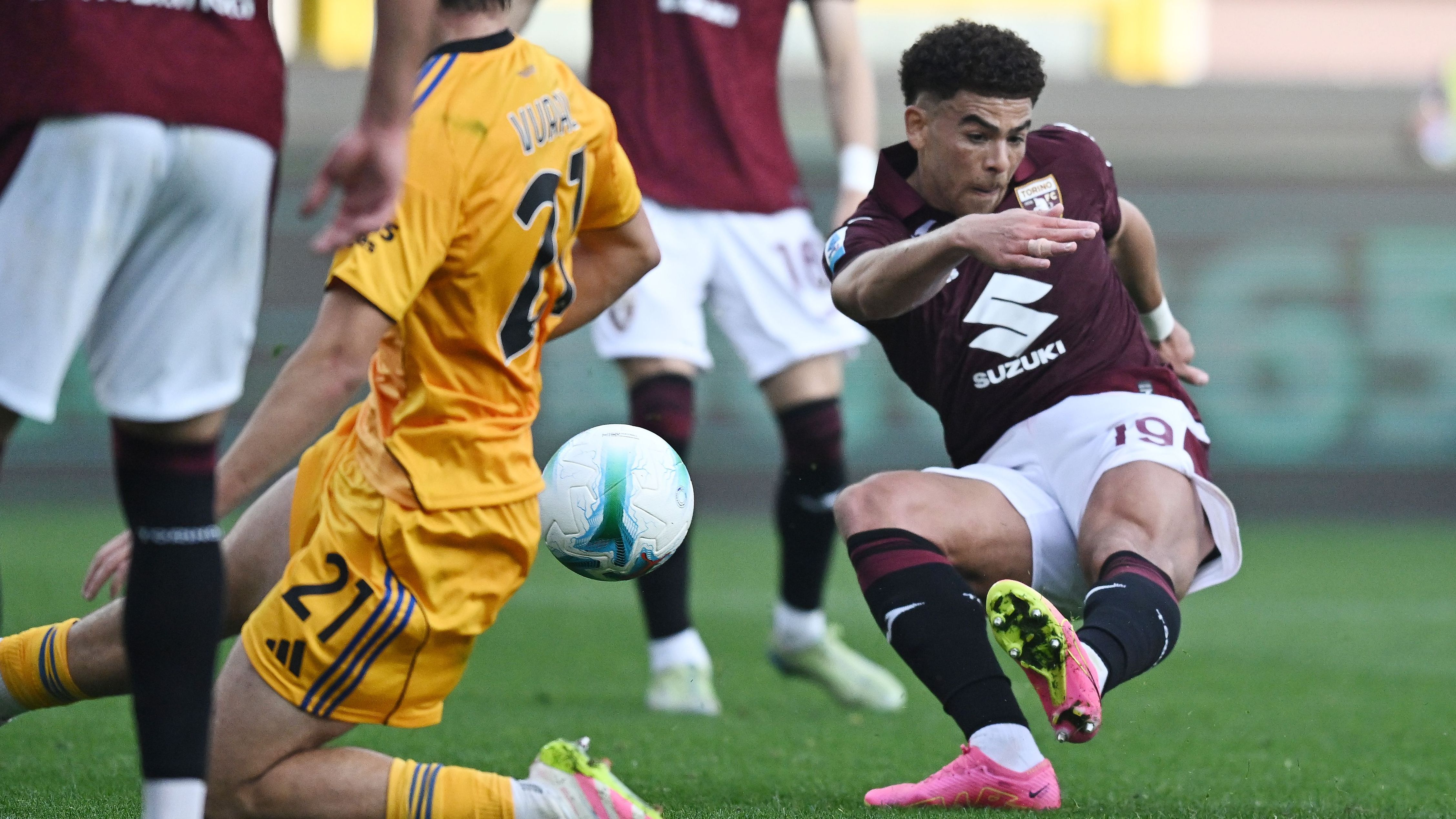 Che Adams Torino 2025-26