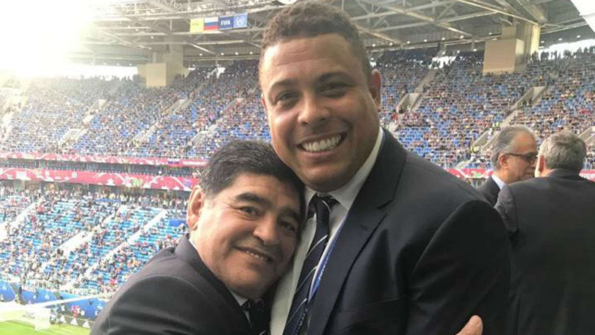 Maradona y Ronaldo, en la final entre Alemania y Chile 02072017