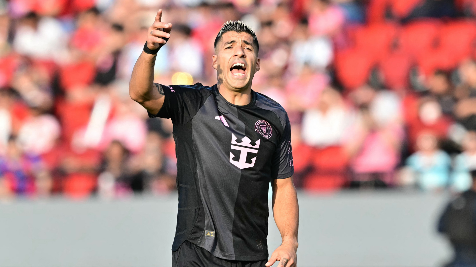 Luis Suarez shares reunion with former Liverpool star Fernando Torres during Inter Miami training visit | Goal.com UK
